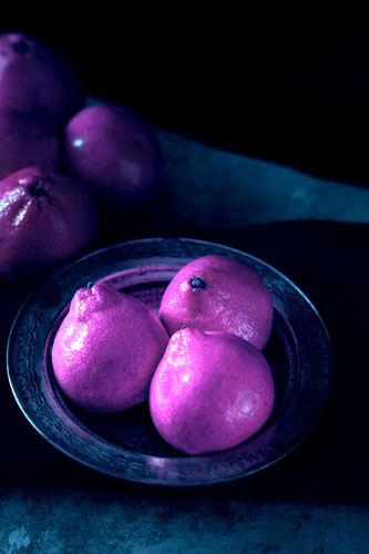 Ligh purple collored fruit.